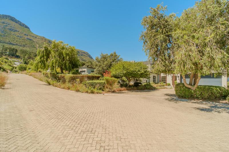 4 Bedroom Property for Sale in Tarragona Western Cape